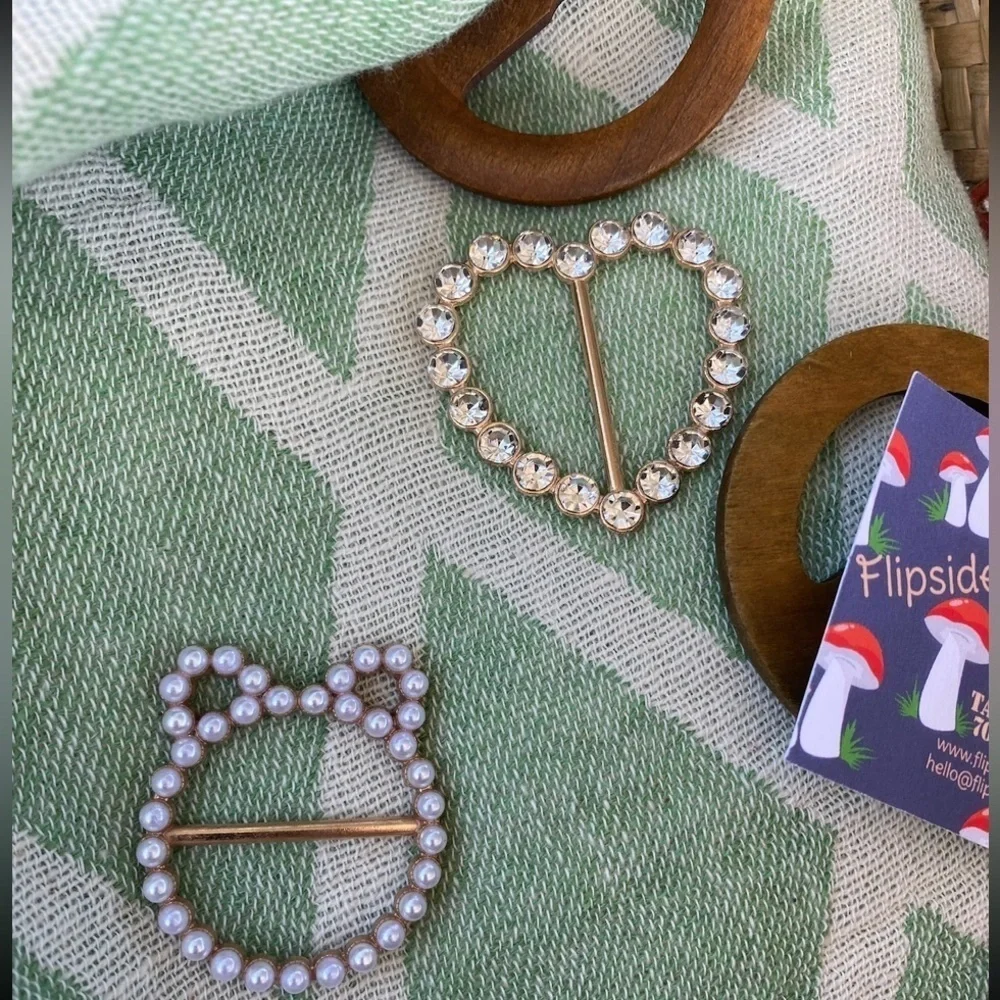 Wear Your Textile Clip Pointy Cat Ears FREE WITH Cat’s Meow Wrap Blanket Towel - Picture 12 of 15